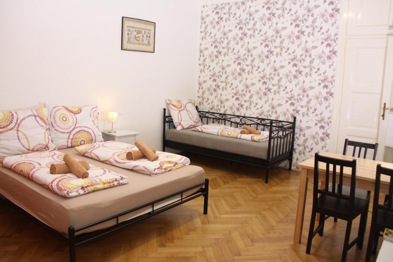 Central Prague Wenceslas Square Apartments Εξωτερικό φωτογραφία